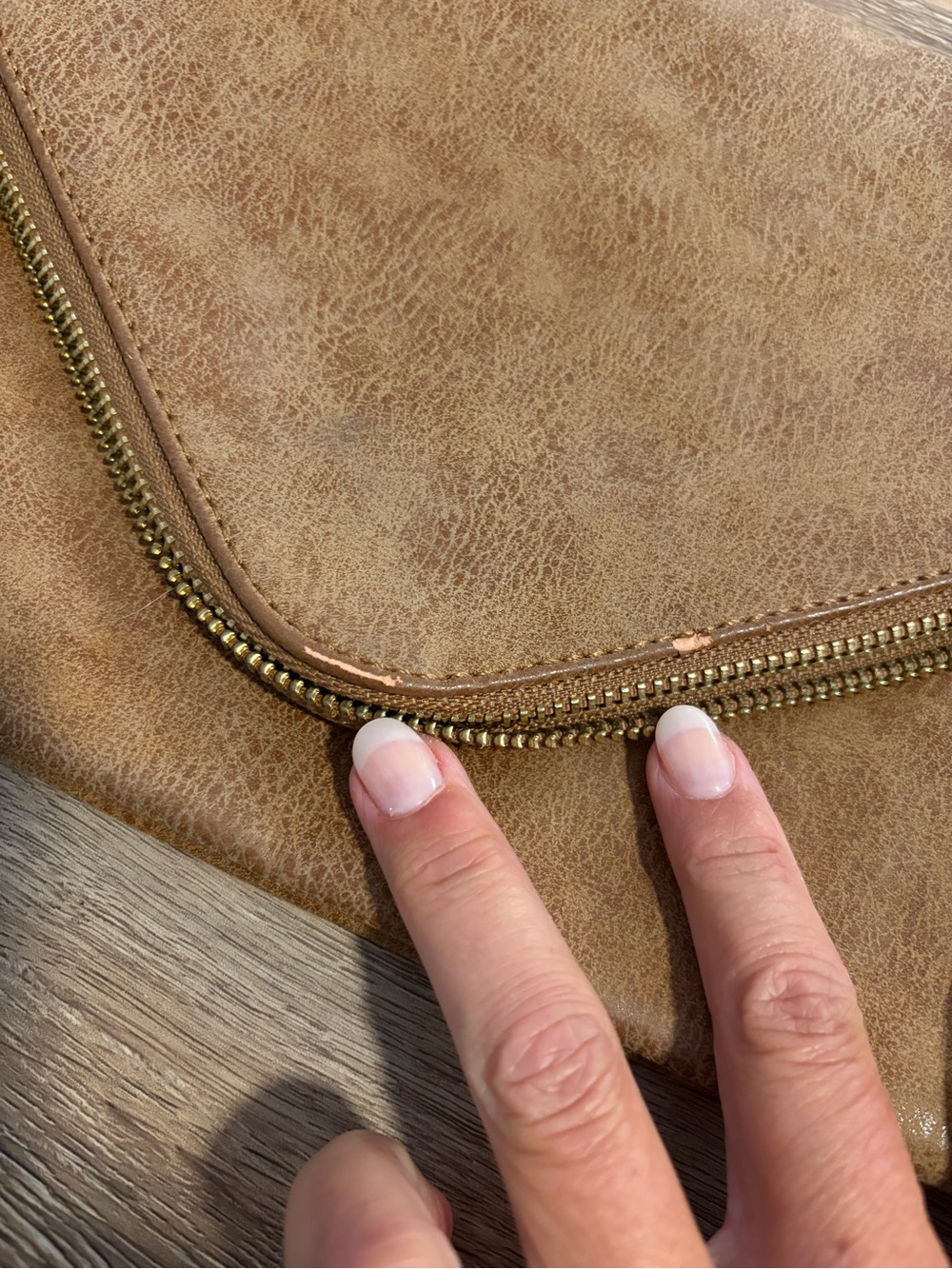 Tan Envelope Crossbody Clutch with Chain Strap - Picture 3 of 4